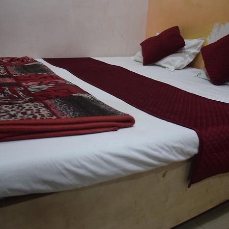 Hotel Thakur Ji โบปาล ภายนอก รูปภาพ