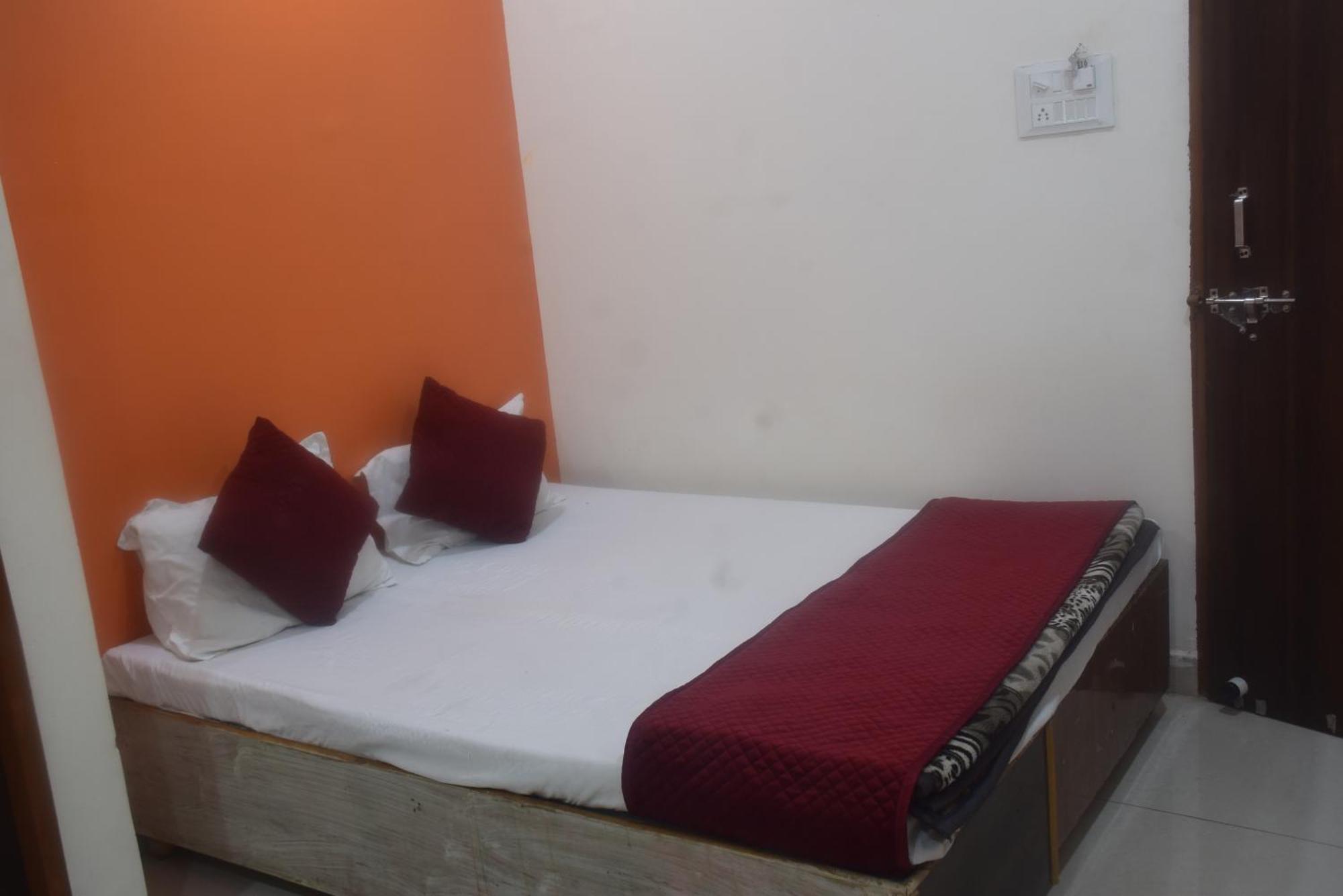 Hotel Thakur Ji โบปาล ภายนอก รูปภาพ