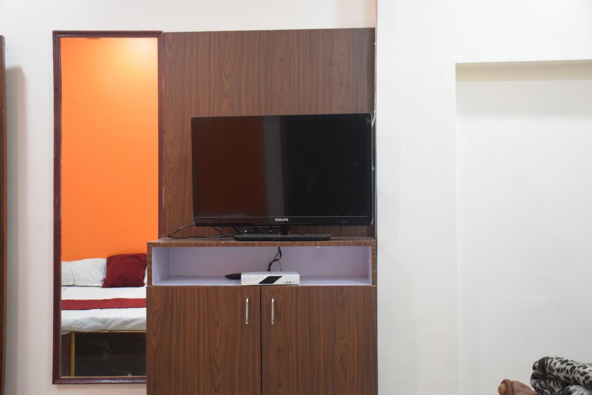 Hotel Thakur Ji โบปาล ภายนอก รูปภาพ