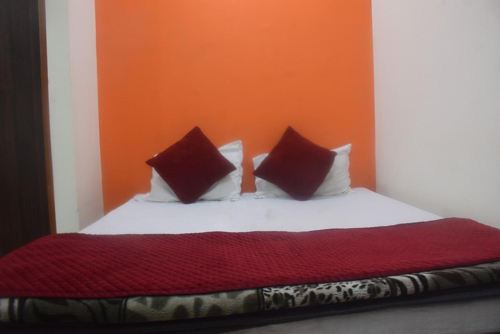 Hotel Thakur Ji โบปาล ภายนอก รูปภาพ