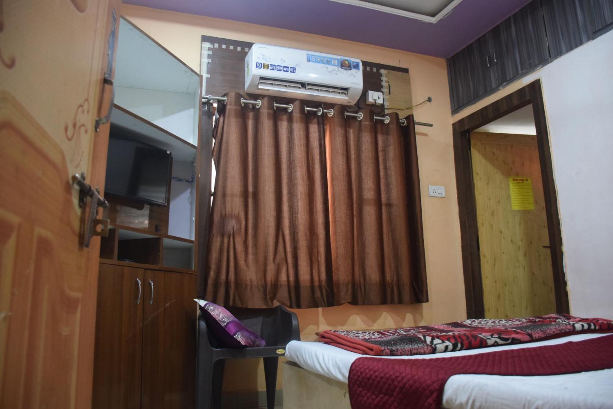 Hotel Thakur Ji โบปาล ภายนอก รูปภาพ