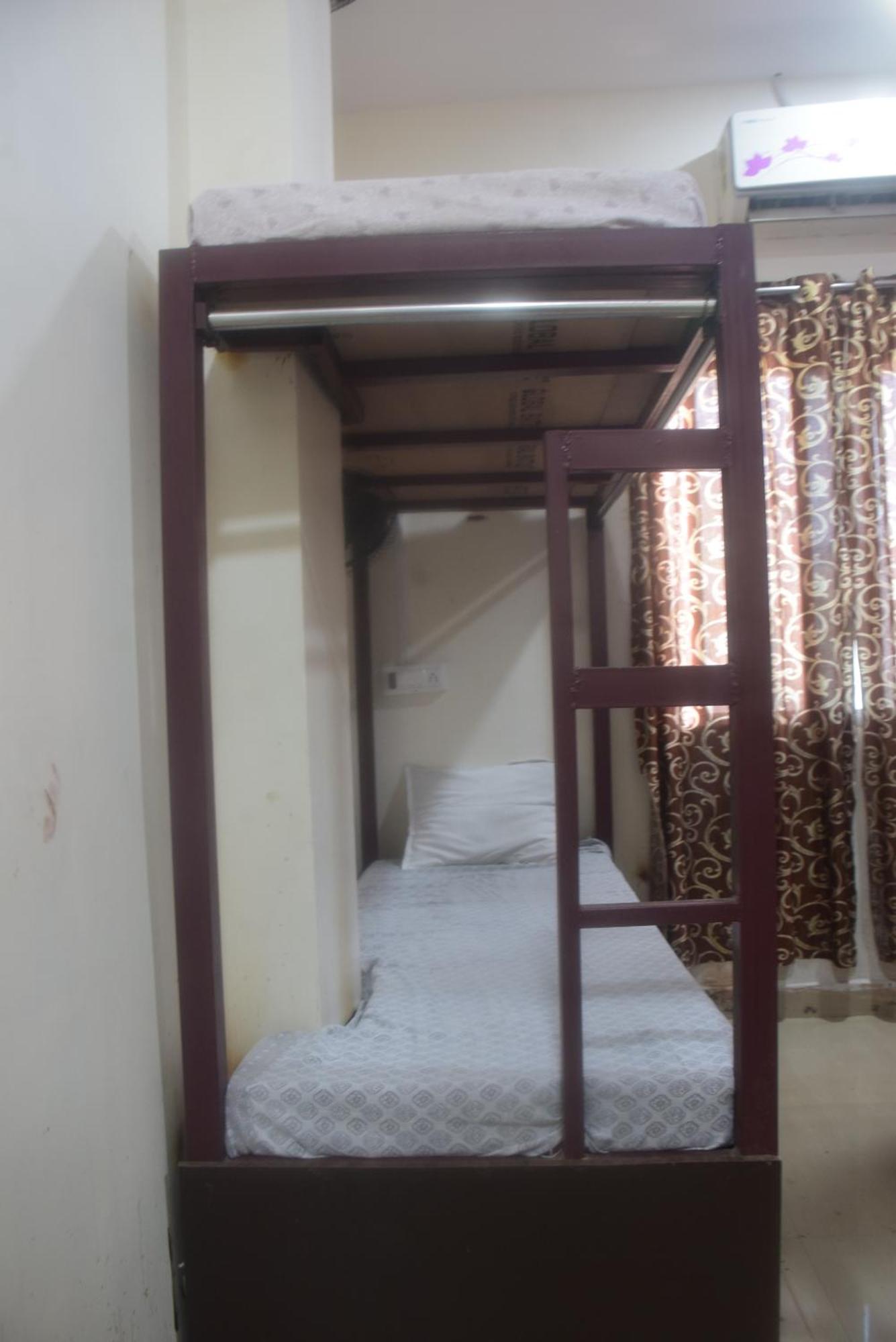Hotel Thakur Ji โบปาล ภายนอก รูปภาพ