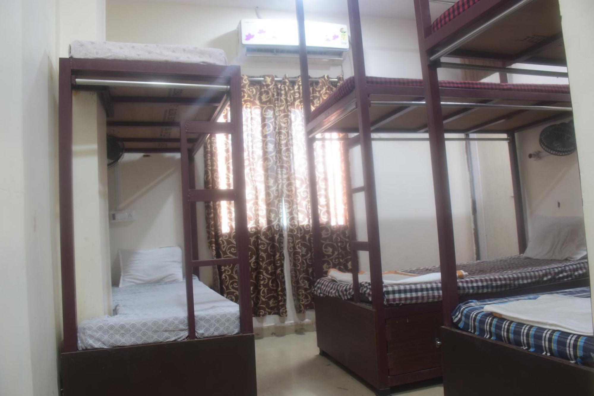 Hotel Thakur Ji โบปาล ภายนอก รูปภาพ