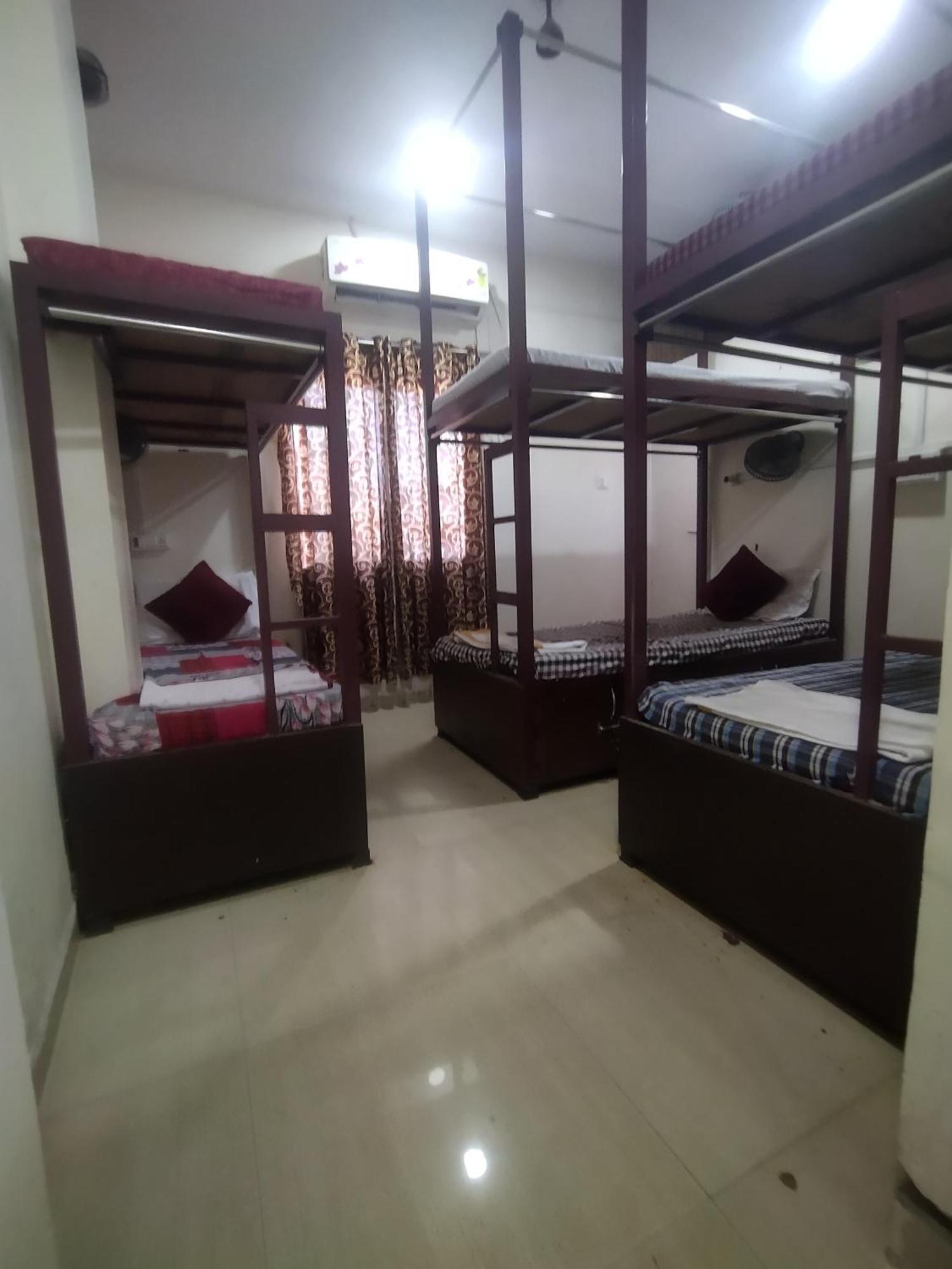 Hotel Thakur Ji โบปาล ภายนอก รูปภาพ