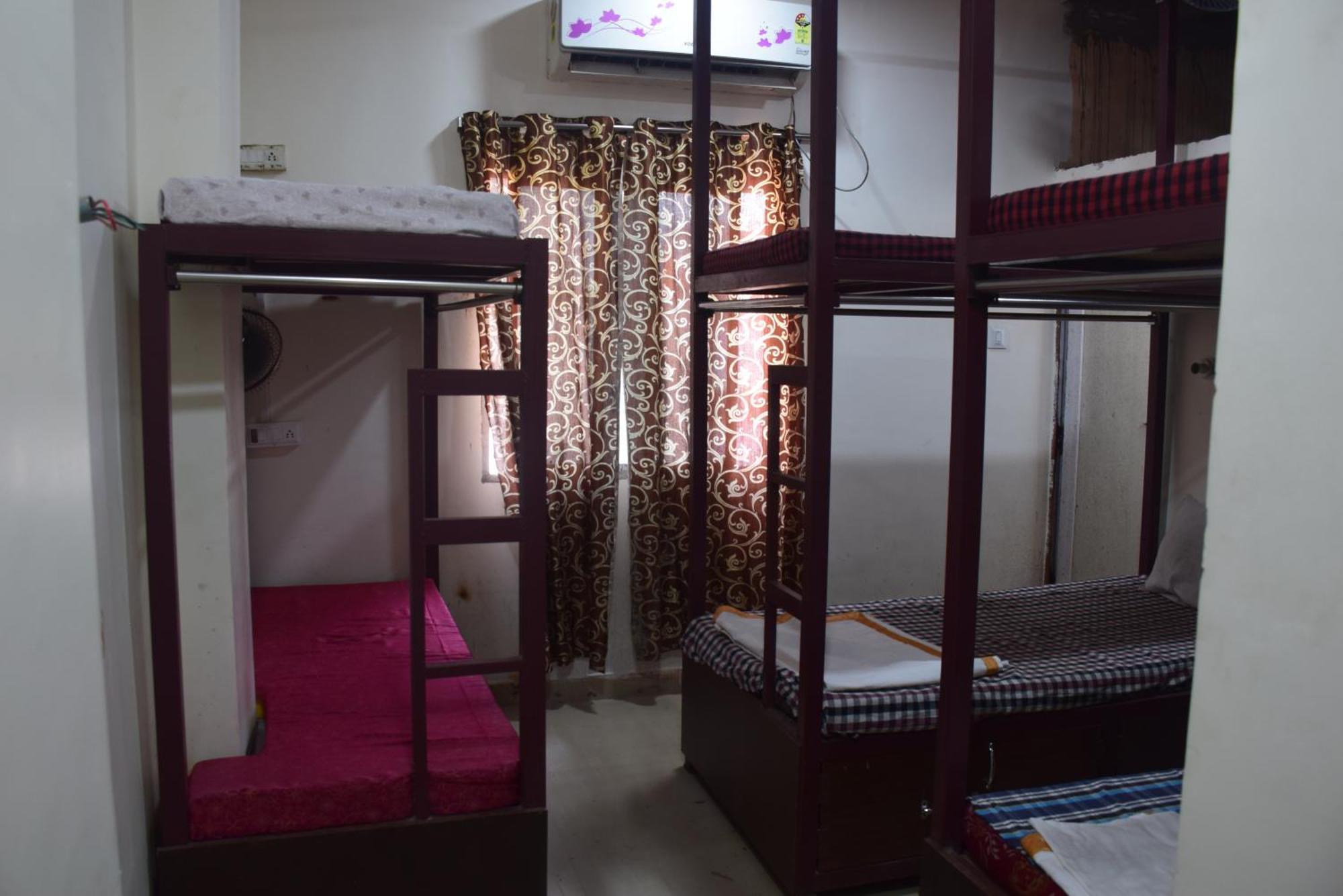 Hotel Thakur Ji โบปาล ภายนอก รูปภาพ