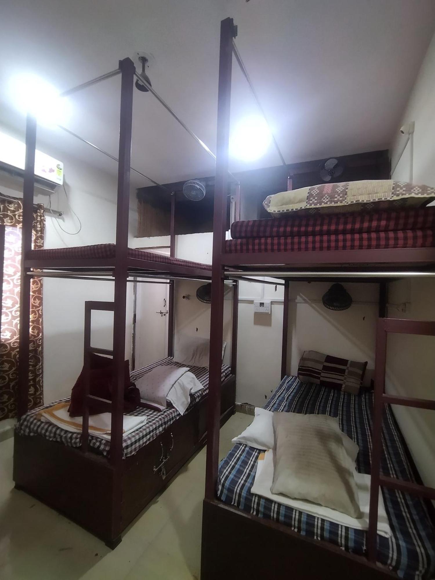 Hotel Thakur Ji โบปาล ภายนอก รูปภาพ