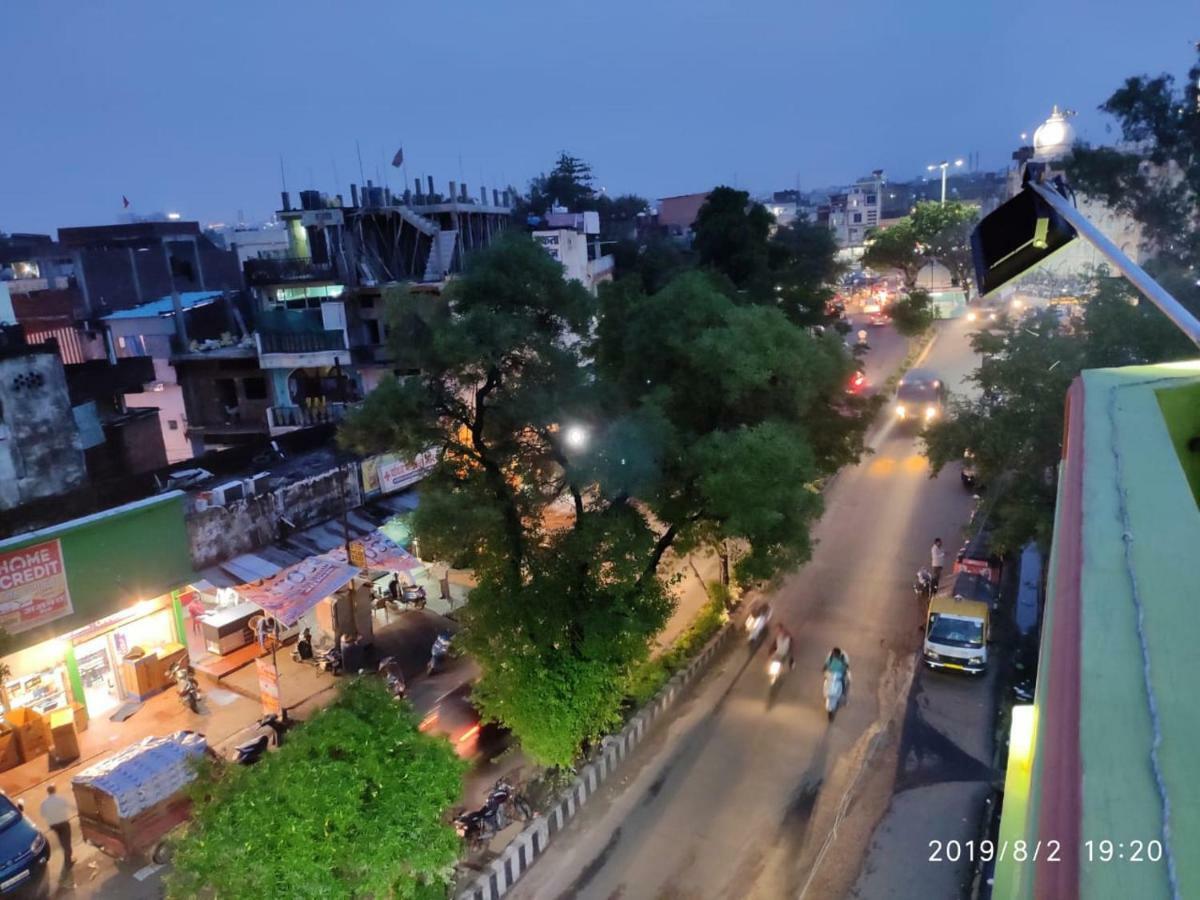 Hotel Thakur Ji โบปาล ภายนอก รูปภาพ