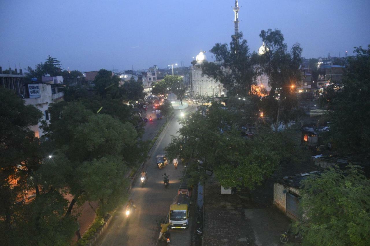 Hotel Thakur Ji โบปาล ภายนอก รูปภาพ